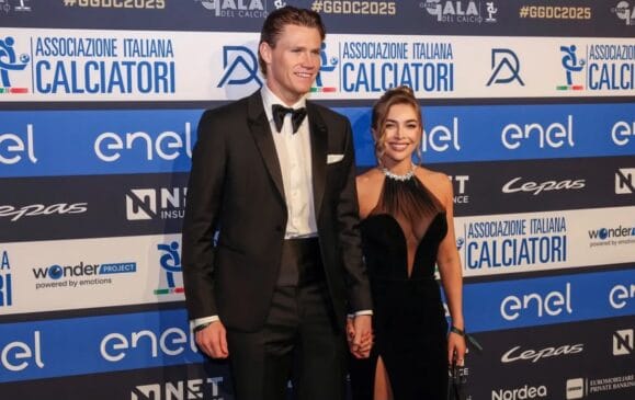 O casal esbanja carisma e se tornou um dos favoritos dos tabloides esportivos europeus. /Redes Sociais