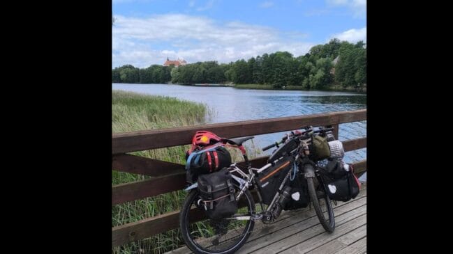 Italiano viajando o mundo de bicicleta