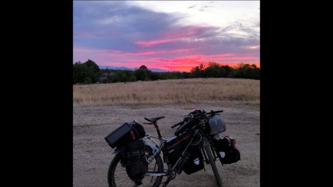 Italiano viajando o mundo de bicicleta