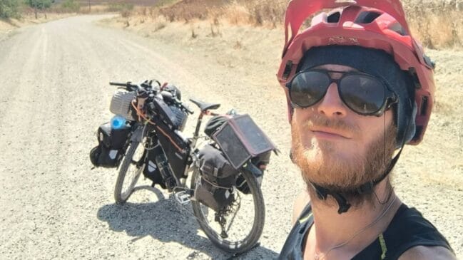 Italiano viajando o mundo de bicicleta