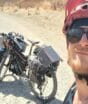 “A vida é uma só”: homem larga tudo e passa um ano viajando pelo mundo de bicicleta