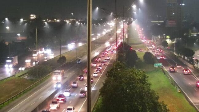 Anchieta tem interdição e operação especial nesta manhã; veja os trechos