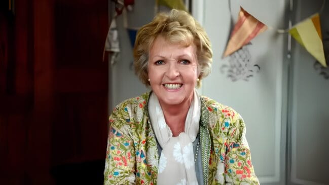 Atriz consagrada da televisão britânica Penelope Keith, de ‘The Good Life’, morre aos 86 anos
