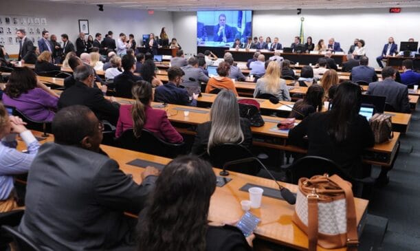 CCJ da redução da maioridade penal