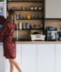 O truque escondido nas gavetas que está chamando a atenção de quem ama uma cozinha estilo capa de revista