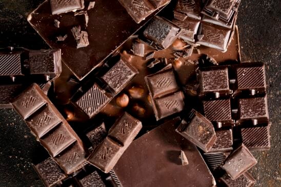 Menos cacau e mais gordura: Por que o chocolate das grandes marcas mudou de sabor e textura