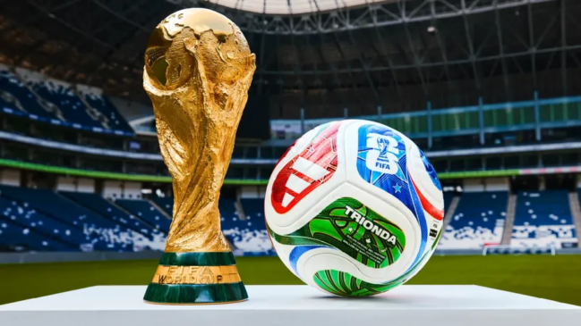 Você sabe por que a bola de futebol é branca? A resposta nasceu no Brasil