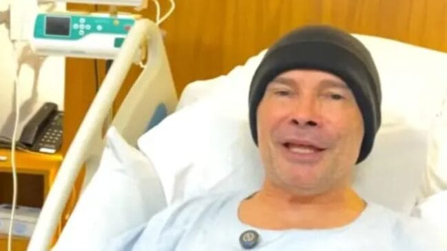 Apresentador quase perde audição após erro em lavagem nasal: ‘Achei que era só uma aguinha no nariz’
