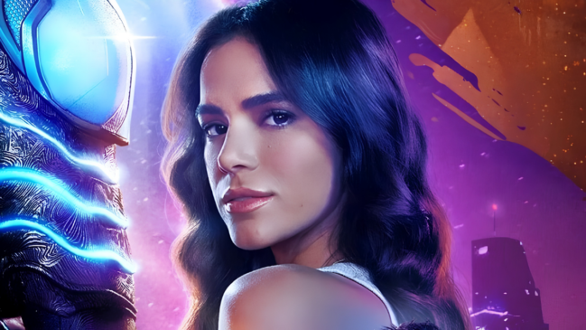 Bruna Marquezine em um material promocional de 'Besouro Azul'