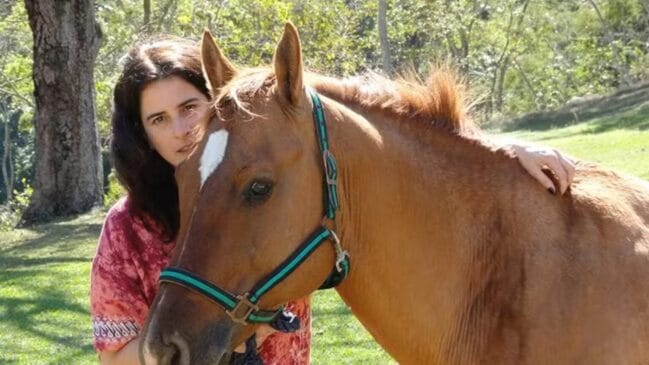 Fora da televisão, essa grande atriz abriu mão do sucesso em novelas por uma fazenda do interior