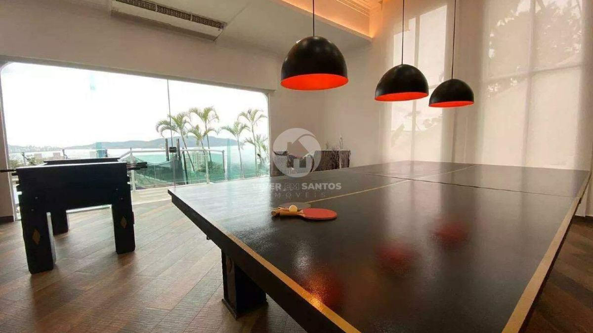 Ambiente da mansão anunciada em imobiliária de Santos