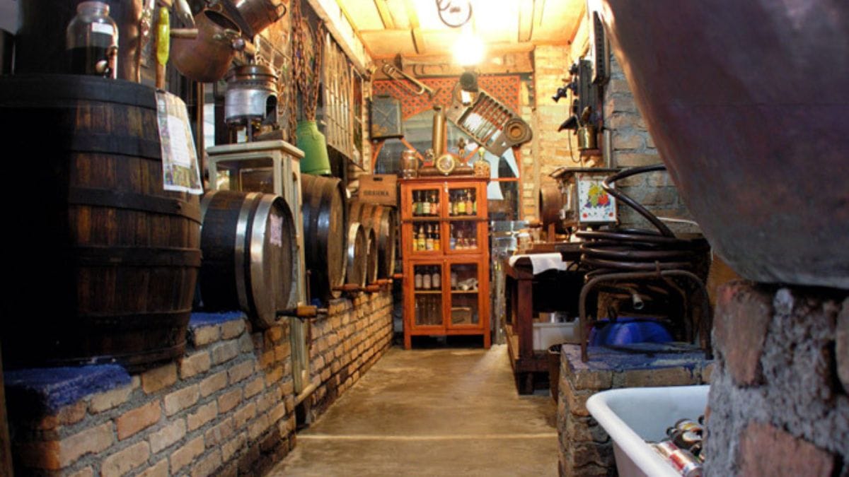 Imagem do interior de um dos ambientes do complexo O Velhão