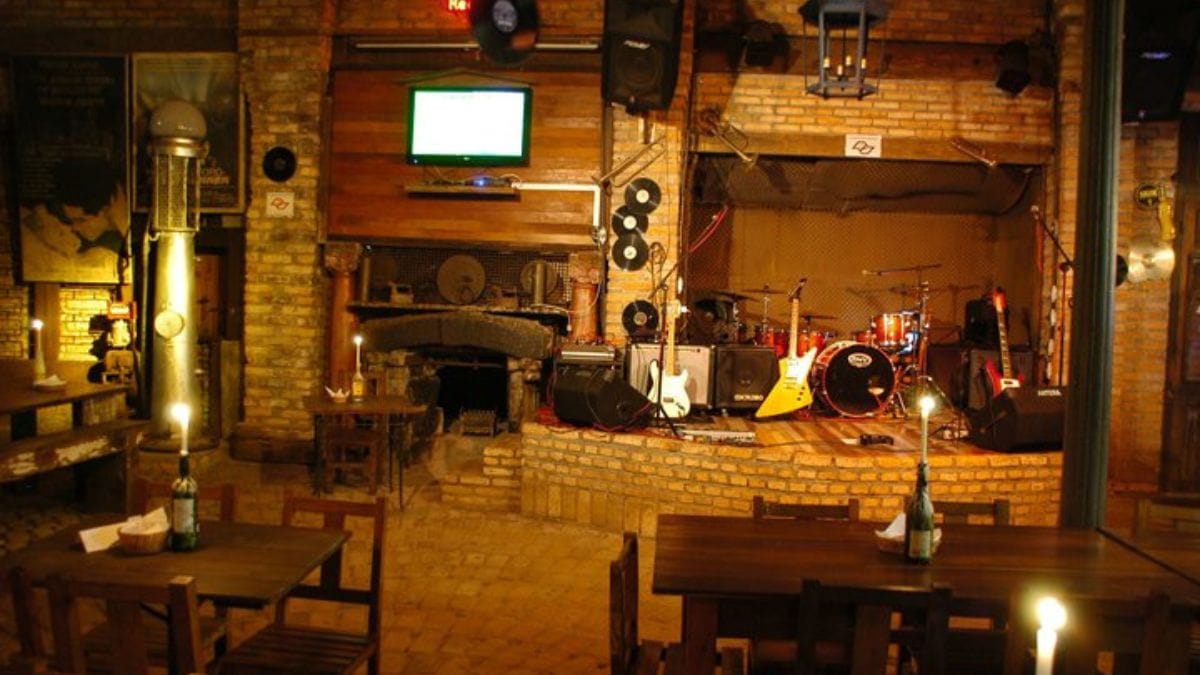 Imagem do interior de um dos ambientes do complexo O Velhão