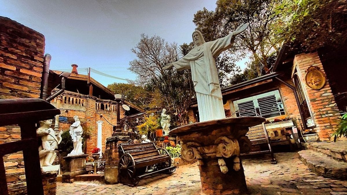 Imagem do interior de um dos ambientes do complexo O Velhão