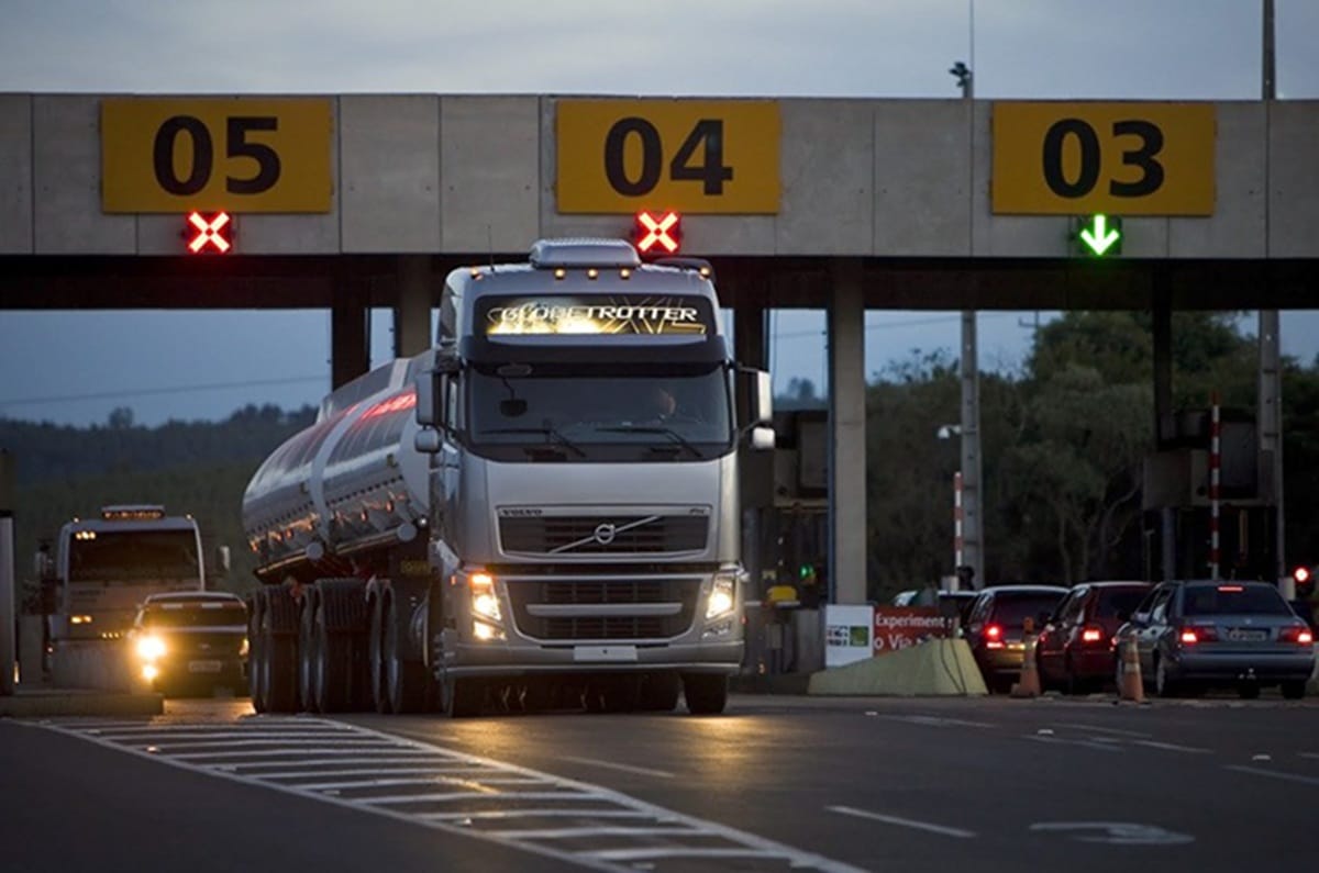 Fim das filas? Nova tecnologia permitirá pagar pedágio apenas com a placa do caminhão