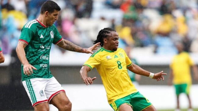 Tshabalala faz parte do time de lendas da Fifa e da África do Sul