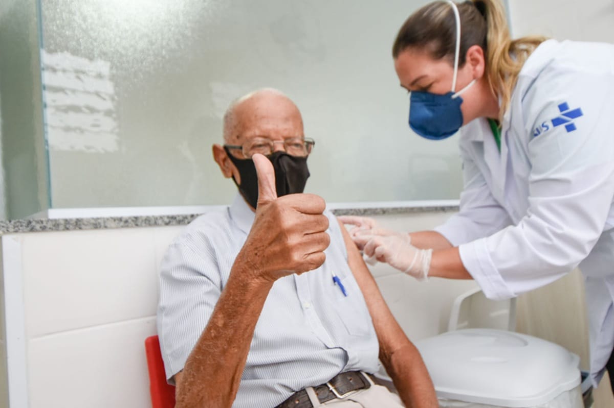 Vacinação da gripe para idoso
