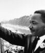 Martin Luther King: “Devemos construir diques de coragem para conter a correnteza do medo.”