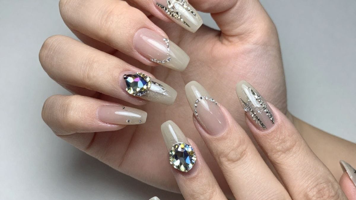 Montagem com diferentes estilos de unhas decoradas inspiradas nas principais tendências de manicure do inverno de 2026