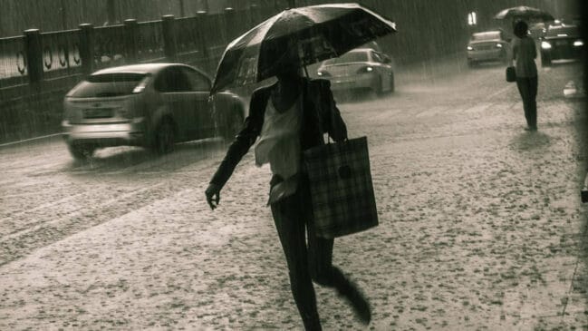 Sol marca presença no litoral de SP pelos próximos dias, mas chuva já tem data para voltar