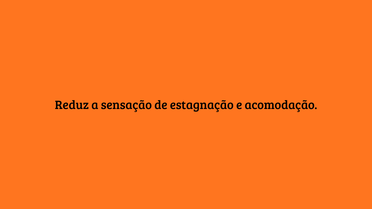 Fundo preto com o texto centralizado em branco: "Fortalece a resiliência emocional diante de obstáculos e crises."