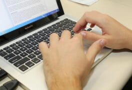 O primeiro passo para construir um planejamento estratégico de TI é justamente fazer uma análise profunda de contexto, que possibilite entender o lugar que a sua empresa está