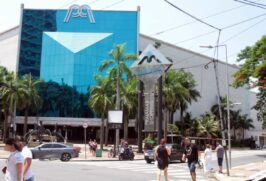 O Shopping Praiamar fica no bairro Aparecida, em Santos