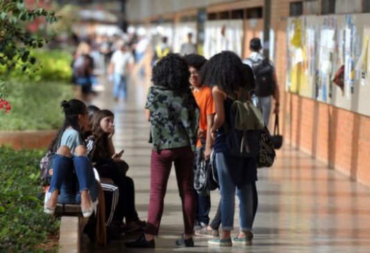 O prazo de inscrição para o processo seletivo das Escolas Técnicas Estaduais (Etecs) foi prorrogado até a próxima quinta-feira (17), às 15h