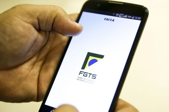 Saldo do FGTS pode ser conferido pelo aplicativo ou pelo site