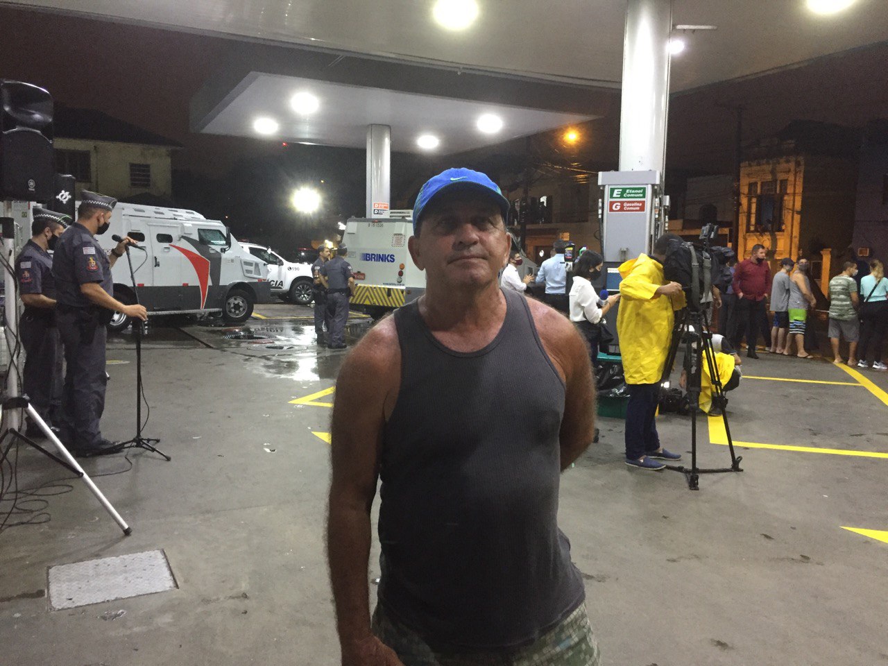 O militar da reserva Álvaro Rodrigues Garcia, de 64 anos, mora em frente à Prosegur e relembrou os momentos de tensão, que ainda lhe causaram prejuízos de R$ 2,5 mil em 2016 por conta das explosões. “O telhado ainda está rachado”, diz.