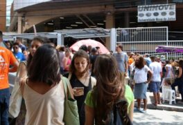 Estudantes participam de exame em universidade da zona oeste de São Paulo
