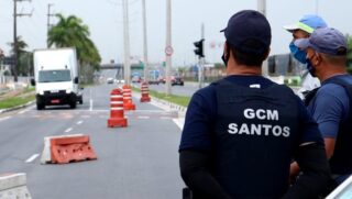 As barreiras sanitárias faziam parte da estratégia para evitar aglomerações nas praias e a disseminação da covid-19