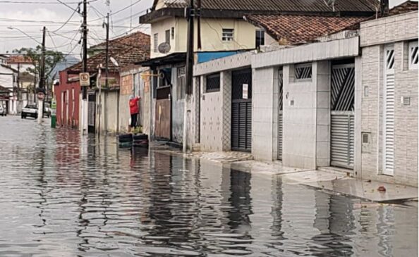 Estado é de atenção e há possibilidade de alagamentos pontuais nos períodos de maré elevada, principalmente se associado a chuva