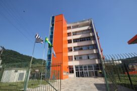 Prefeitura do Guarujá é a única da Baixada que ainda está definindo o expediente durante os jogos da Copa