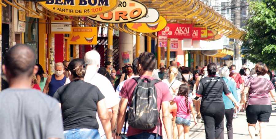 Comércio no litoral paulista