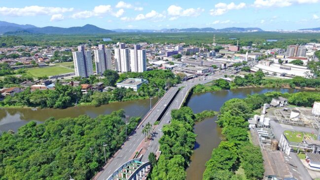 As indústrias foram responsáveis pelo desenvolvimento da cidade de Cubatão