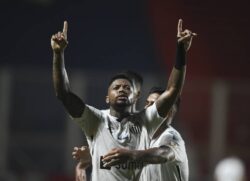 O técnico Fábio Carille espera contar com o atacante Marinho, que está em fase final de recuperação de uma lesão muscular na coxa esquerda