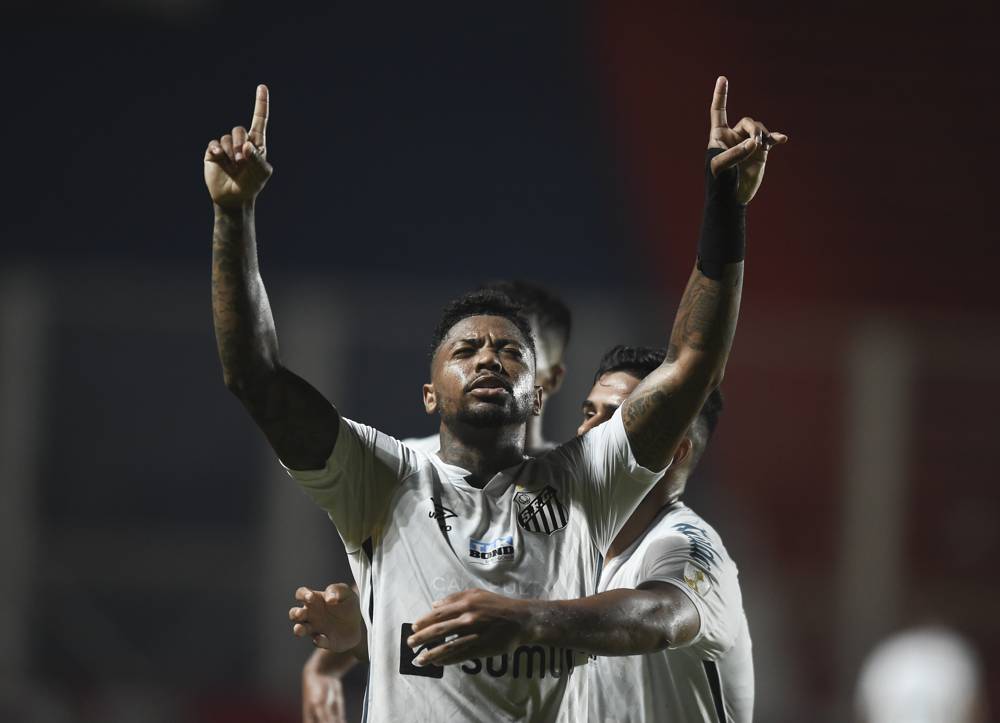 O técnico Fábio Carille espera contar com o atacante Marinho, que está em fase final de recuperação de uma lesão muscular na coxa esquerda