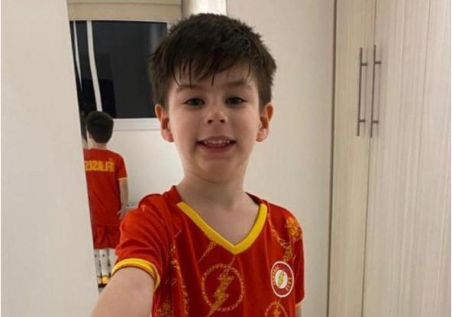 Henry passou o fim de semana anterior à sua morte com o pai, que o deixou no condomínio da mãe e do namorado na noite do dia 7 de março, um domingo, sem lesões aparentes