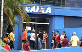 O valor do benefício é calculado de acordo com a quantidade de dias trabalhados durante o ano-base de referência