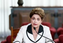 Em seu discurso, Lula disse que caberá ao Judiciário fiscalizar se será cumprida a lei que determina o pagamento salarial idêntico entre homens e mulheres