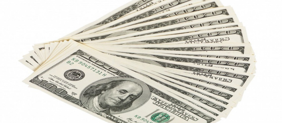 Por volta das 09h58, o dólar subia 0,07%, a R$ 4,930.