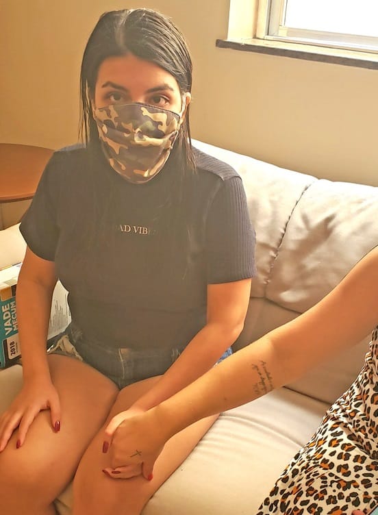 Beatriz Trianorki está entre as  que não conseguem ser vacinadas 