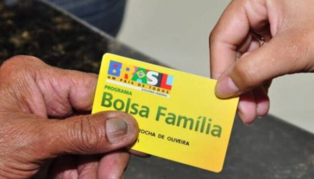 O projeto do Orçamento de 2024 deve reservar um valor próximo a R$ 168 bilhões para os benefícios do programa Bolsa Família