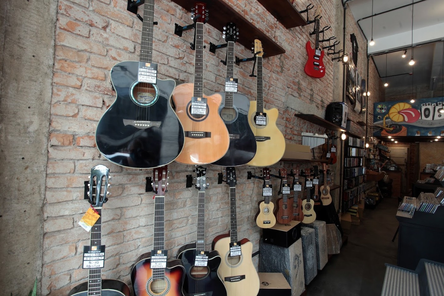 Mesmo que não esteja em busca de um LP, CD, DVD ou instrumentos musicais, vale o passeio