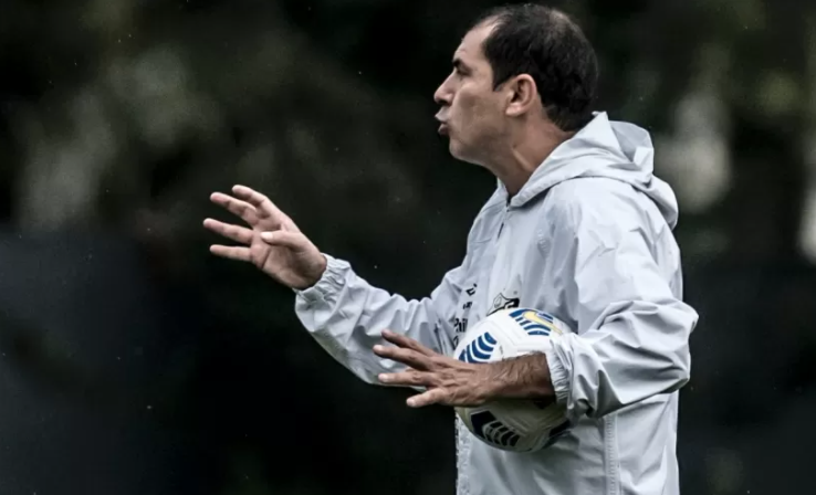 As últimas três negociações que avançaram são pelo meio-campista João Schmidt e pelos atacantes Guilherme e Marcelinho