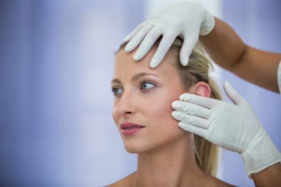 É necessário buscar um profissional qualificado para fazer a harmonização facial