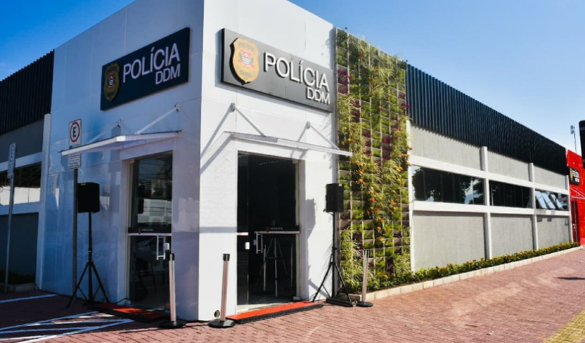 O caso foi registrado na Delegacia de Defesa da Mulher (DDM) de Praia Grande