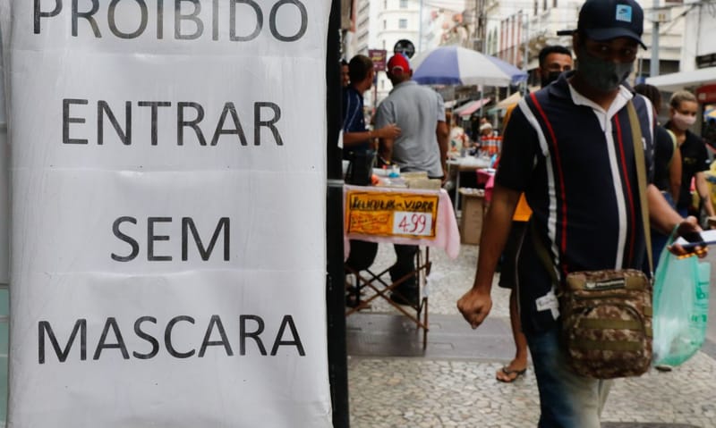 Especialistas ouvidos na Câmara defenderam a continuidade do uso de máscaras mesmo com o avanço da vacinação