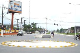 Prefeitura instala rotatória para melhorara o trânsito entre a Avenida do Quarentenário e a Rua Jequié, em São Vicente